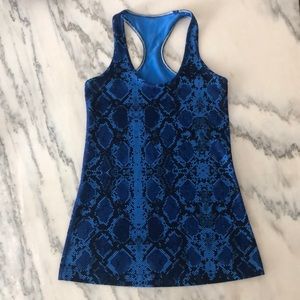LuluLemon top